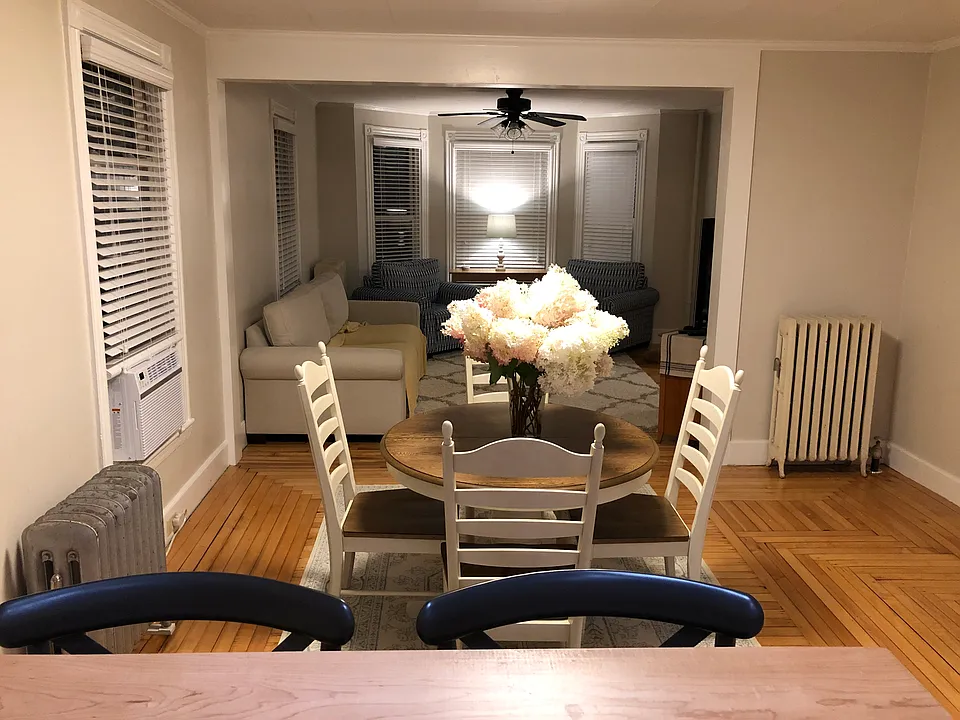 25 Abbott St #1