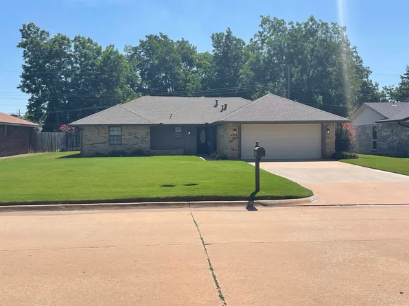 1107 Quail Creek Dr, Enid, OK 73703