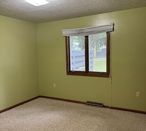 2nd image of 447 E Wood St #447