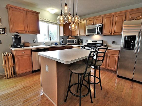 3rd image of 2346 Crockett Cir