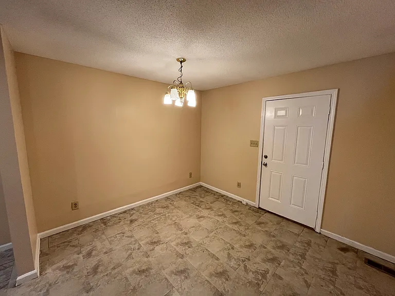 1864 Cedar Ave — Photo 7