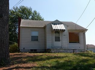 2421 Southland St SW, Cedar Rapids, IA 52404