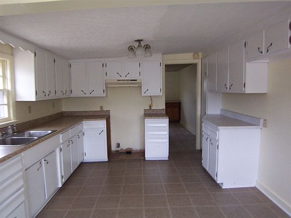 5th image of 5383 Deatsville Rd