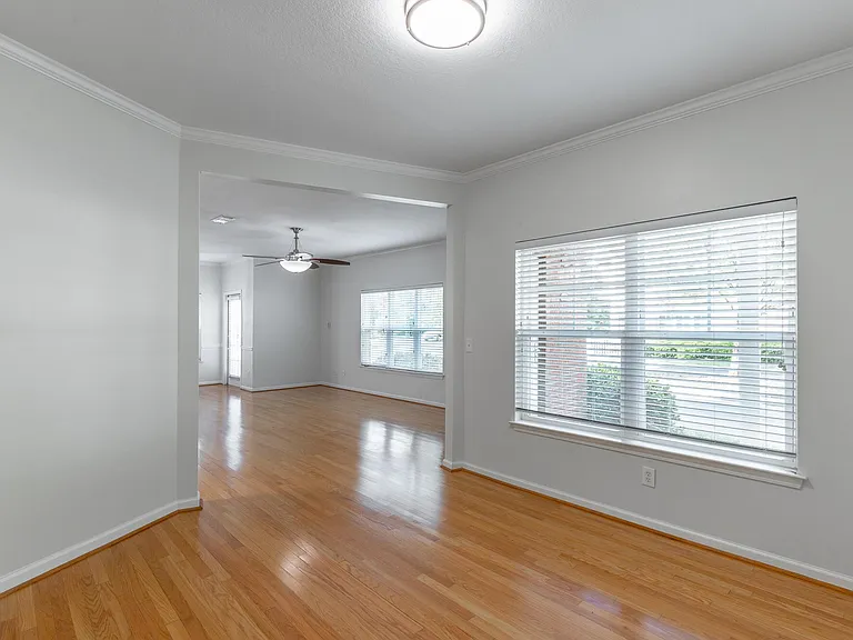 2105 Regency Ct — Photo 14