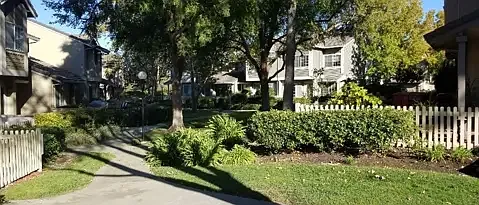 7425 Oxford Cir — Photo 39