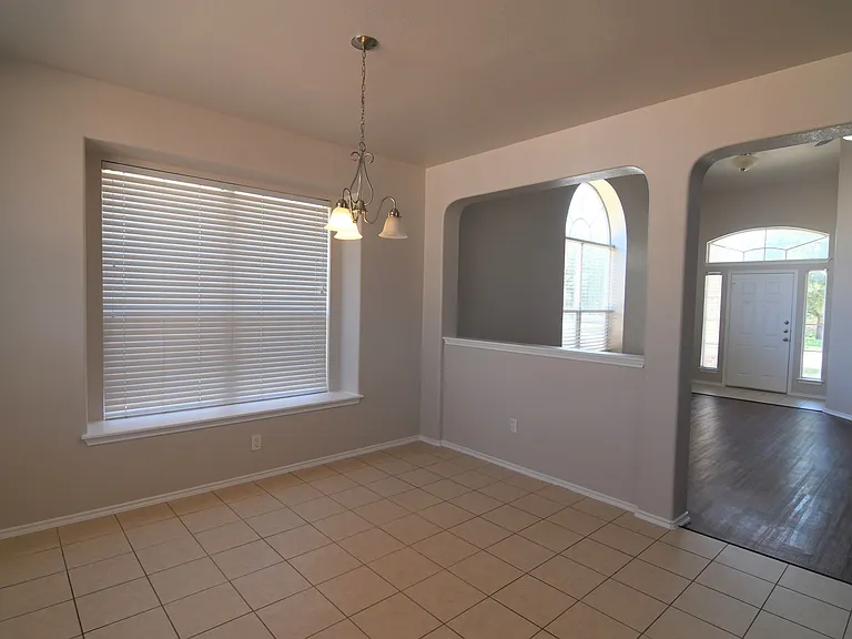 1008 Starlight Dr — Photo 7