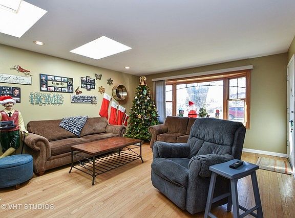 4th image of 12619 Meade Ave