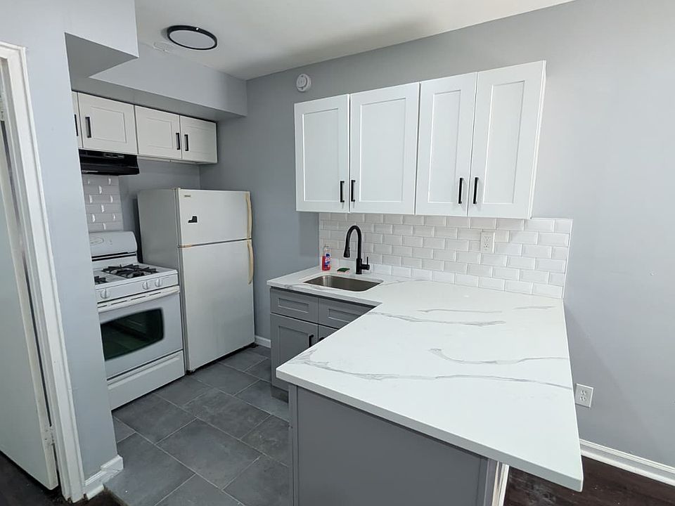 1st image of 140 N Walnut St #4