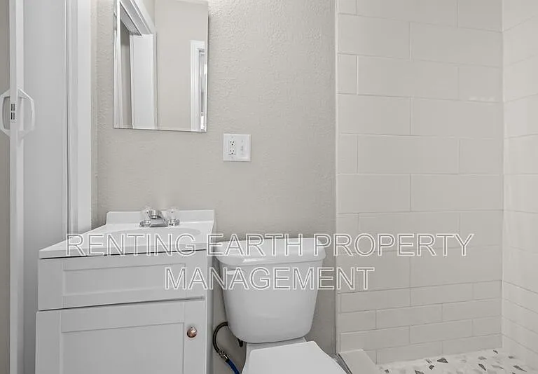 7404 Paris Ave — Photo 11