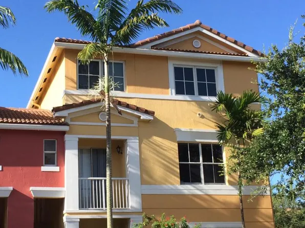 2039 Shoma Dr, Royal Palm Beach, FL 33414