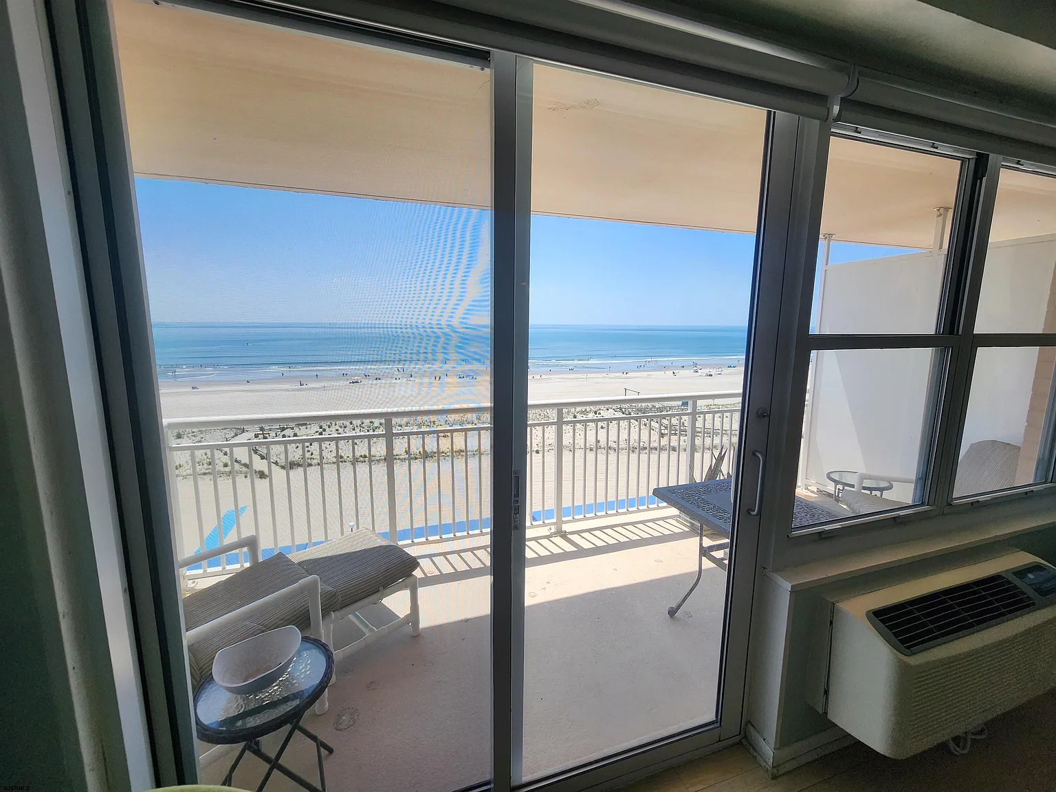 1 bed, 1.0 bath, 865 sqft, $30,000 — Photo 2