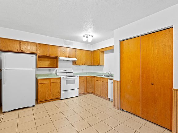 5th image of 1751 3rd Ave SW