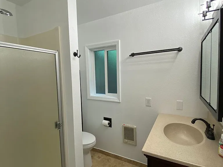 355 Irving Rd — Photo 8