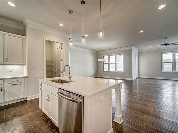 5th image of 313 Bullock Ln