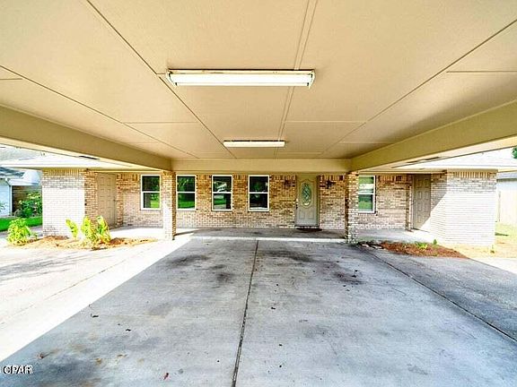 5th image of 350 Greenwood Cir