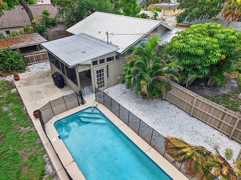 1010 Virginia Dr — Photo 47