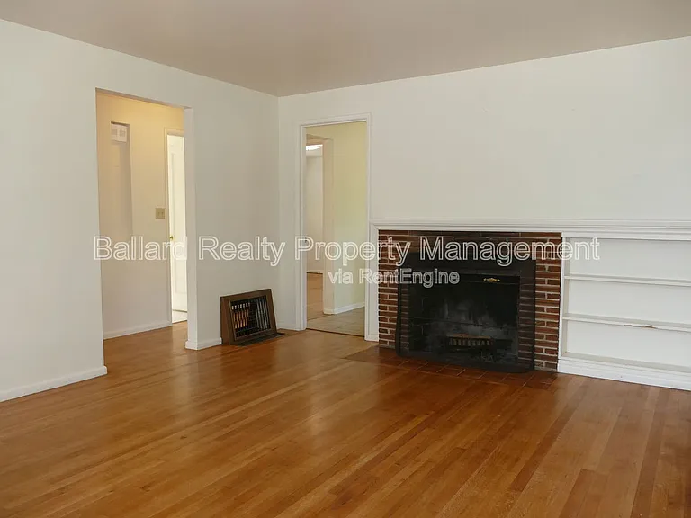 6527 25th Ave NW — Photo 3