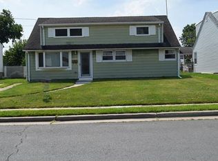 49 Willow St, Carteret, NJ 07008
