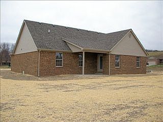 2nd image of 304 Goldenhead Dr