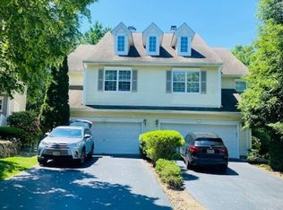 35 Bobolink Ct, Wayne, NJ 07470