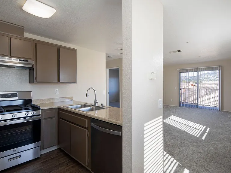 Tuscany Hills Apartments — Photo 30