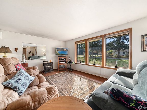 5th image of 16436 115th Ln SE