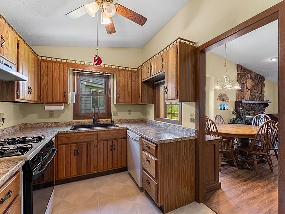 4th image of 3827 Belle Ave #0