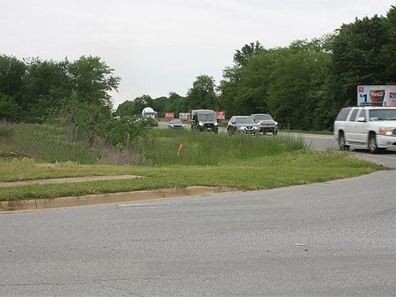4th image of S Bloomington St