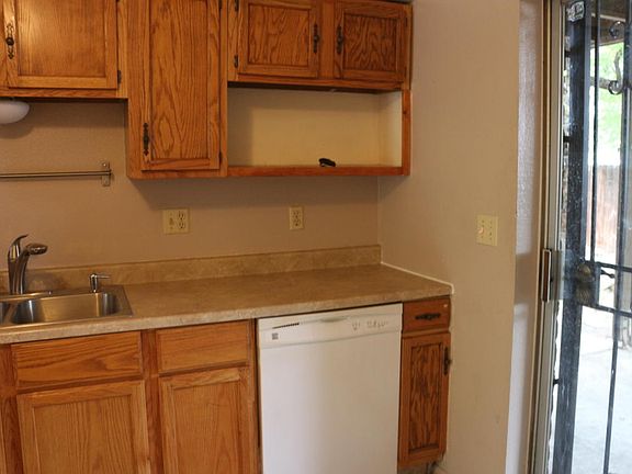 5th image of 2853 N Fontana Ave