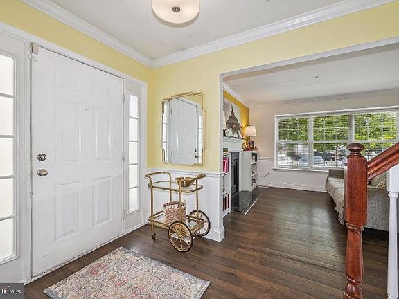 2nd image of 2202 Beacon Hill Dr