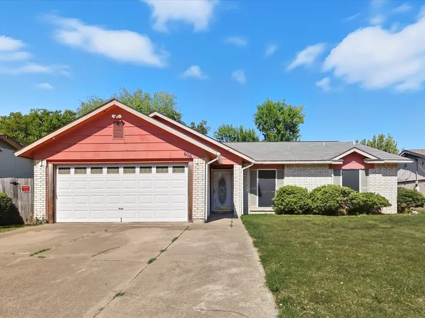 606 Woodcrest Dr, Grand Prairie, TX 75052