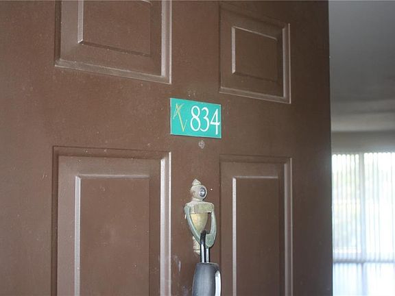 3rd image of 13929 Fairway Island Dr APT 834