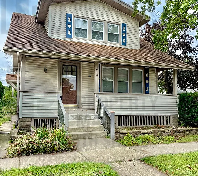 1010 2nd St