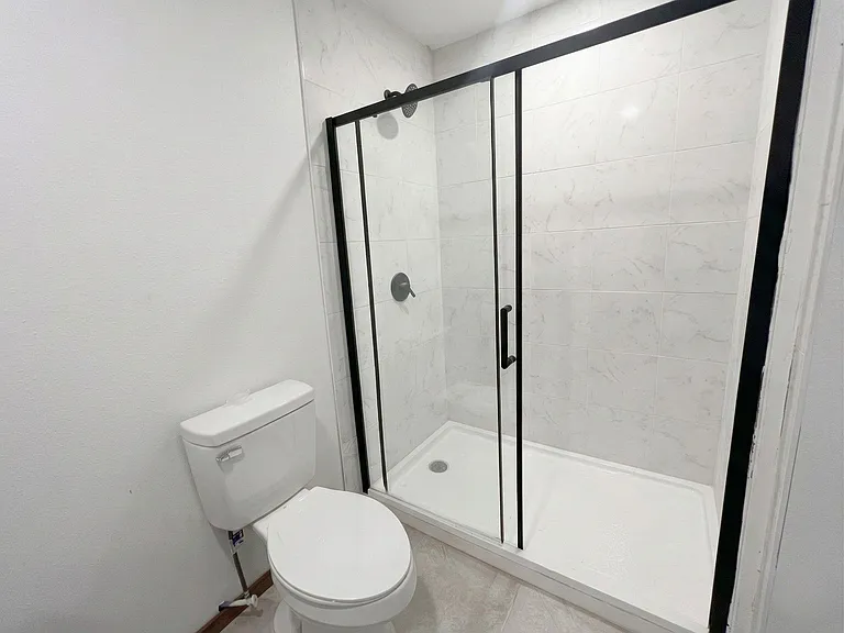 Hillcrest Dr — Photo 4