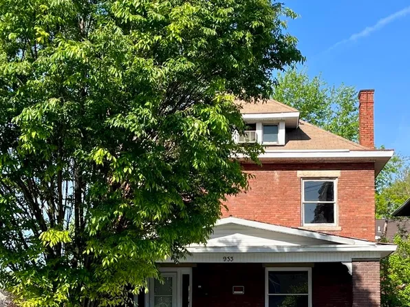 933 8th St, Huntington, WV 25701