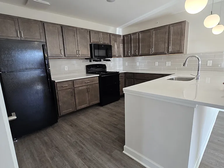 Amity Commons — Photo 11