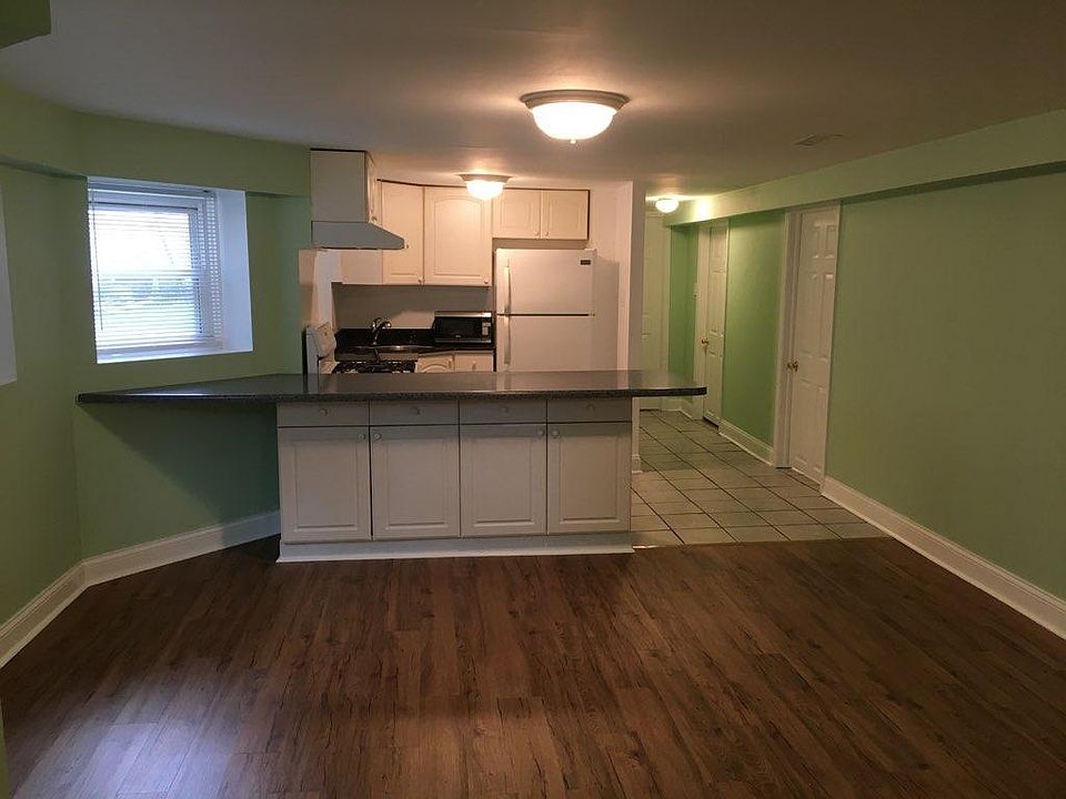 1st image of 4326 N Sacramento Ave #G