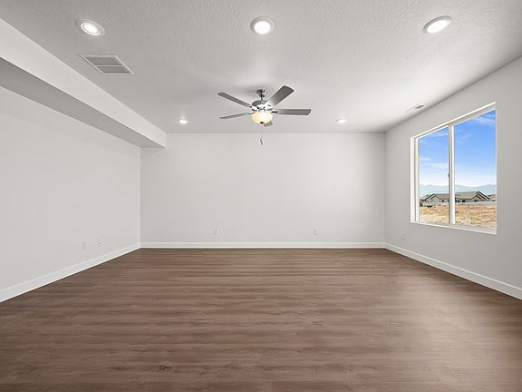 5th image of 1554 E Pheasant Rd #213