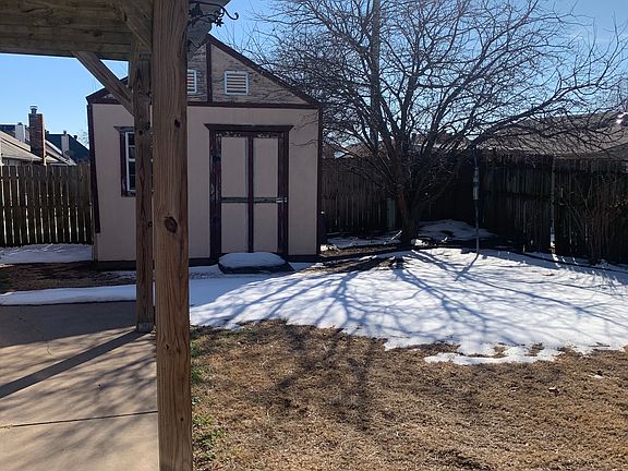 2nd image of 129225 Cloverleaf Ln