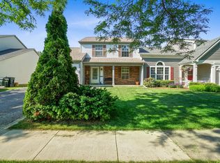 1656 Templeton Ct, Mundelein, IL 60060