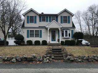 68 Bergen Ave, Wanaque, NJ 07420
