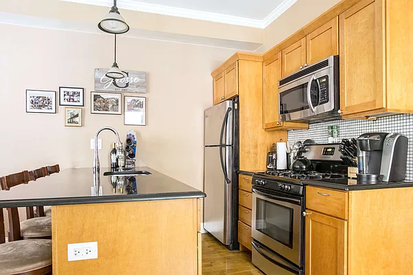 Rented by Compass | media 27