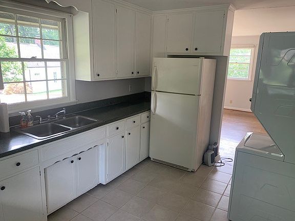 4th image of 3412 Marlborough Ave