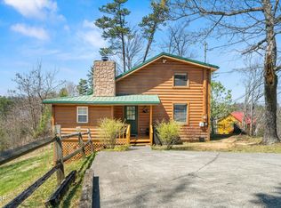 2124 Windy Ln, Sevierville, TN 37876