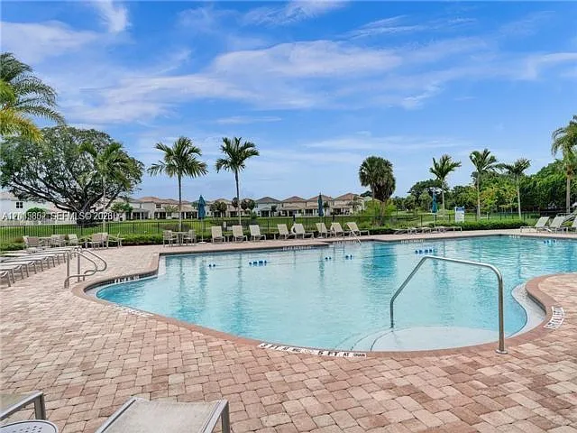 3 bed, 2.5 bath, $3,500 — Photo 4