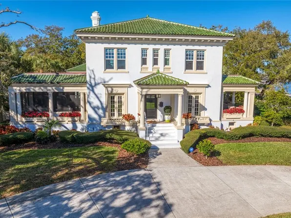 1800 N Shore Dr NE, Saint Petersburg, FL 33704
