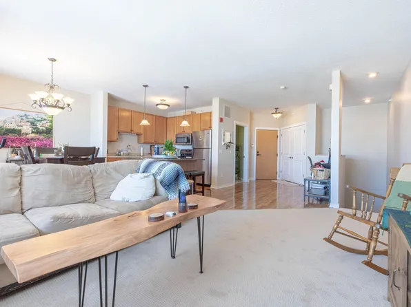 1070 Grandview Ct NE APT 304, Columbia Heights, MN 55421