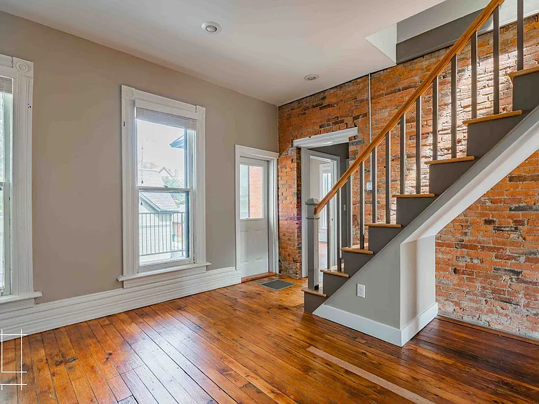216 W. Hubbard Ave — Photo 16