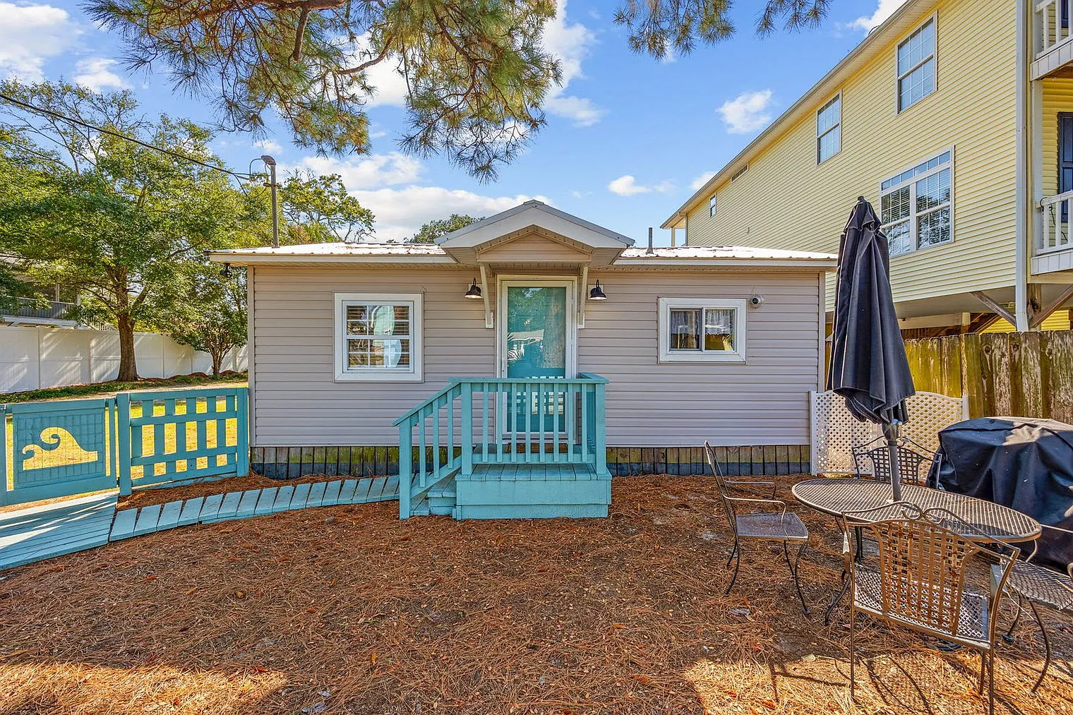 2 bed, 1.0 bath, 893 sqft, $3,004 — Photo 4