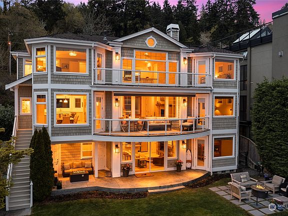 2nd image of 2921 E Lake Sammamish Parkway NE